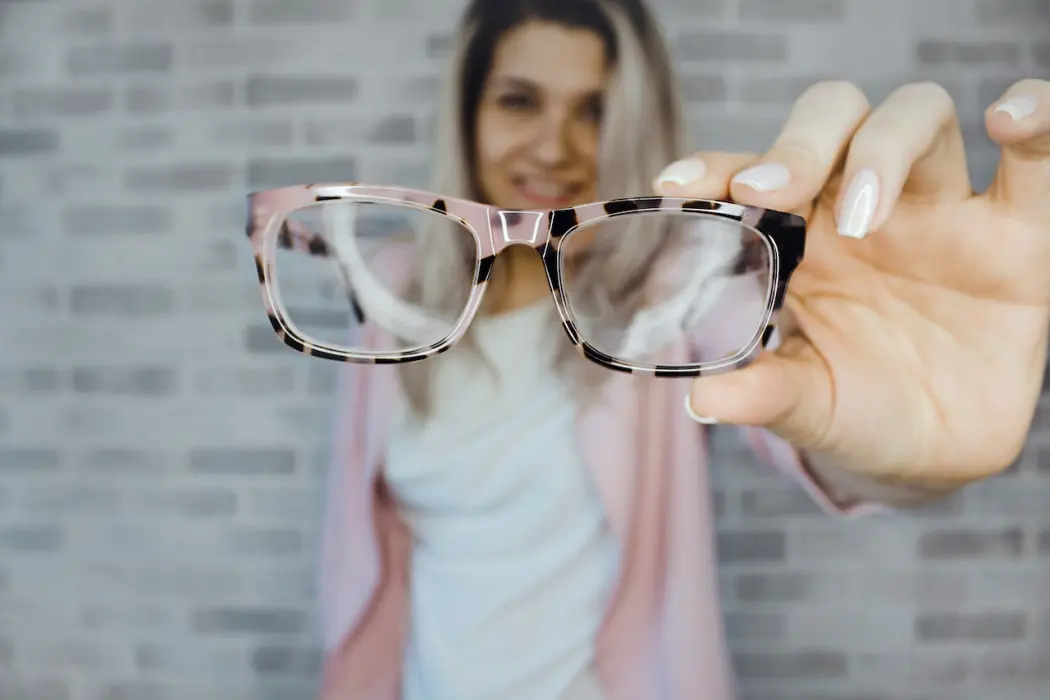 Plastikowe oprawki damskie – modne okulary dla każdego!