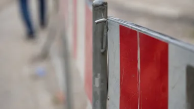 Policja ostrzega dzieci przed drogą do szkoły. Remonty to nie plac zabaw
