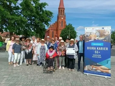 Seniorzy stanęli przed obiektywem. W Bobolicach ruszyła nowa odsłona Biura Karier 55+