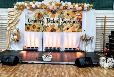 W Bobolicach seniorzy po raz pierwszy świętowali razem z opiekunami