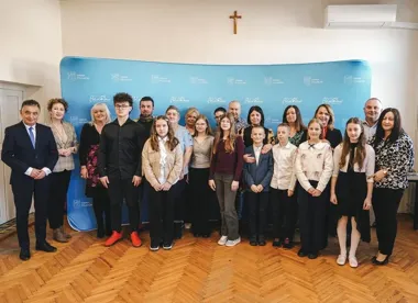 Osiem stypendiów dla uczniów – wyróżnienia i pasje w polanowskich szkołach