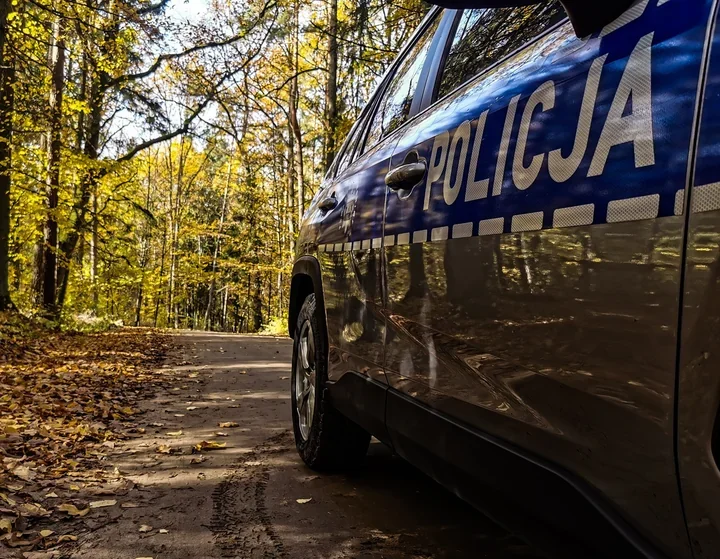 Kosze i kalosze to za mało. Policja z Koszalina ostrzega grzybiarzy