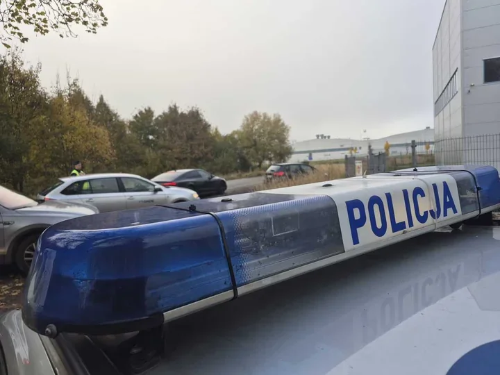 Dron ujawnił 23 wykroczenia kierowców na przejazdach kolejowych