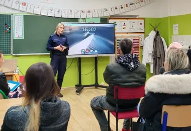 Jedno zdjęcie może ujawnić trasę dziecka. Koszalińska policja ostrzega rodziców