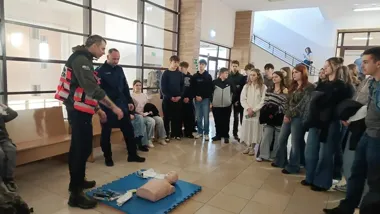 Szkoła w sądzie - policjanci i prawnicy odsłonili kulisy wymiaru sprawiedliwości