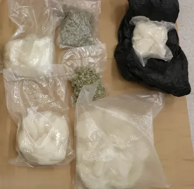 Koszalin - cztery osoby w Chryslerze, a policja znalazła prawie 2,5 kg narkotyków